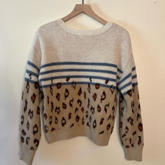 cupcakes & cashmere Sweater - Women's Medium Tan Cream - Leopard Stripes - Picture 4 of 10